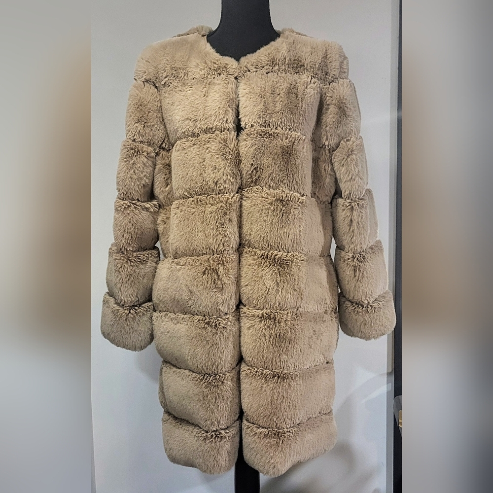 Faux Fur Fashion Mid Length Winter Coat Size M